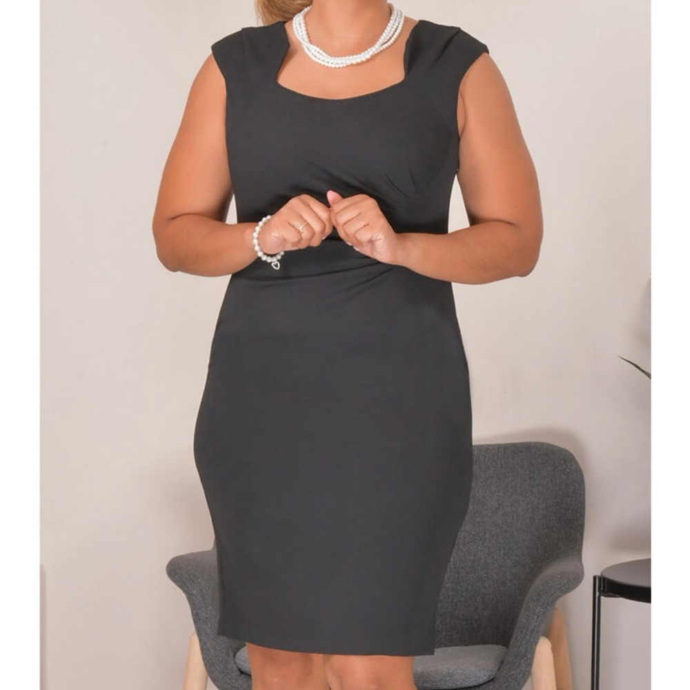 Elegant Navy Blue Sleeveless Dress